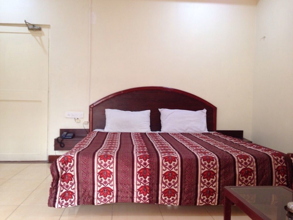 Super Townhouse G Silver Hotels Mount Road Chennai Exterior foto